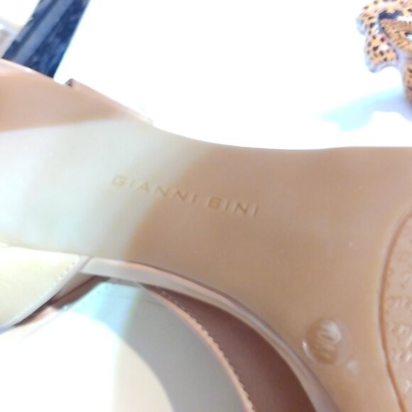 Womens Gianni Bini Tan Sandals Size 10 - Picture 7 of 8